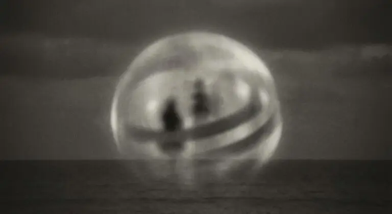 Sphere with silhouettes