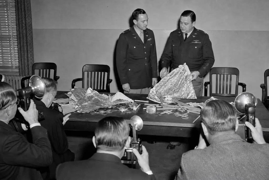 Roswell Debris Press Briefing, 1947